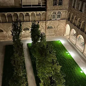 https://palazzo-santo-spirito.italymilanhotels.net